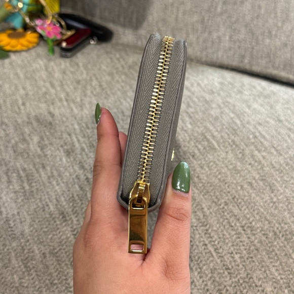 Yves Saint Laurent Gray Gold Wallet Sophisticated Design - Picture 5 of 16